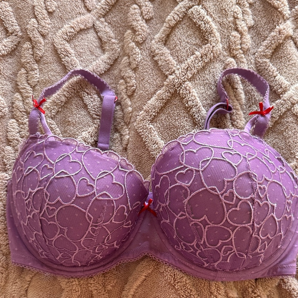 Pink vs bra